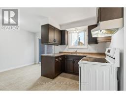 18 VANIER PLACE - 16