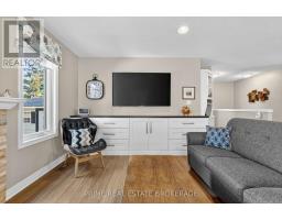 15 HARRINGTON CRESCENT - 12