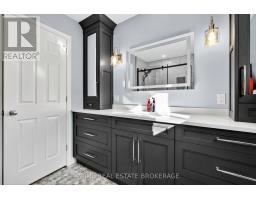 15 HARRINGTON CRESCENT - 24