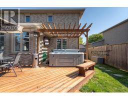 47 HUMMINGBIRD CRESCENT - 34