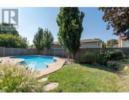 47 HUMMINGBIRD CRESCENT - 39