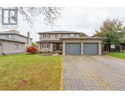 47 HUMMINGBIRD CRESCENT - 44