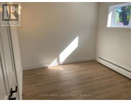 894 ADELAIDE STREET N - 15