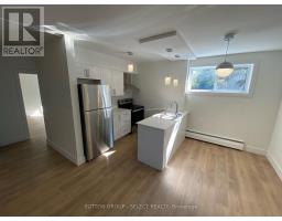 894 ADELAIDE STREET N - 18