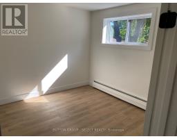 894 ADELAIDE STREET N - 20