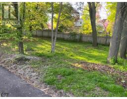 894 ADELAIDE STREET N - 21