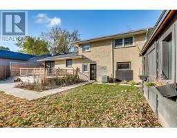 14 MCLEOD CRESCENT - 40