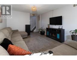 0 - 881 SOUTHDALE ROAD E - 4