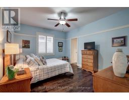 81 - 9 DAUSETT DRIVE - 11