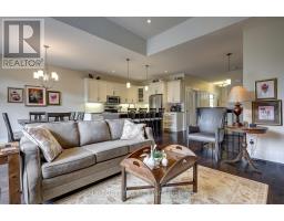 81 - 9 DAUSETT DRIVE - 22