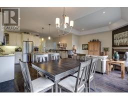 81 - 9 DAUSETT DRIVE - 25