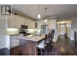 81 - 9 DAUSETT DRIVE - 26