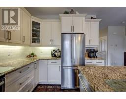 81 - 9 DAUSETT DRIVE - 28