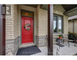 81 - 9 DAUSETT DRIVE - 3