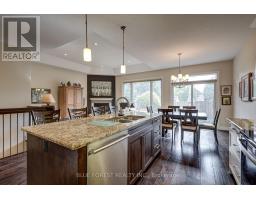 81 - 9 DAUSETT DRIVE - 32