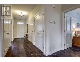 81 - 9 DAUSETT DRIVE - 6