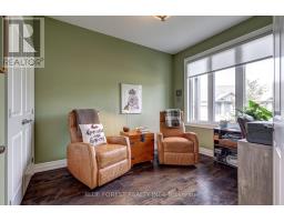 81 - 9 DAUSETT DRIVE - 7