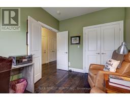 81 - 9 DAUSETT DRIVE - 8