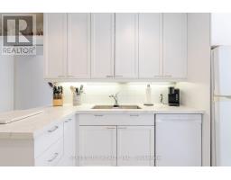 908 MAITLAND STREET - 13