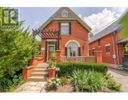 908 MAITLAND STREET - 3
