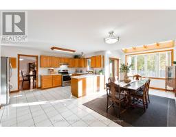 47 CARRIAGE HILL CRESCENT - 12