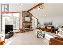 47 CARRIAGE HILL CRESCENT - 14