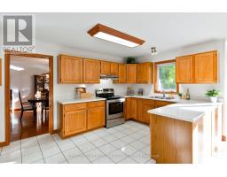 47 CARRIAGE HILL CRESCENT - 17