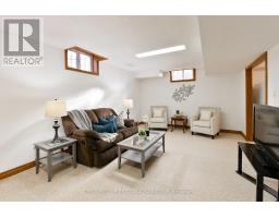 47 CARRIAGE HILL CRESCENT - 23