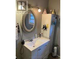 63 HAWKESBURY AVENUE - 14