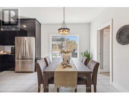 3 - 727 APRICOT DRIVE - 21