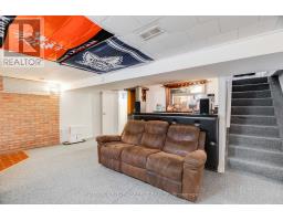 58 VILLENEUVE CRESCENT - 17