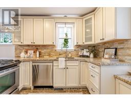 148 IROQUOIS AVENUE - 12