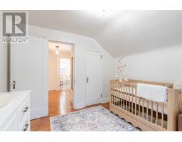 148 IROQUOIS AVENUE - 26