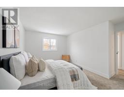 11 - 409 THOMPSON ROAD - 18