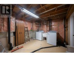 11 - 409 THOMPSON ROAD - 23