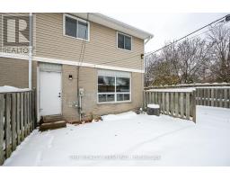 11 - 409 THOMPSON ROAD - 24