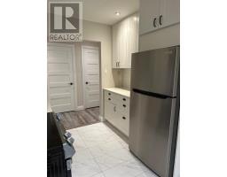 221 HIGHVIEW DRIVE - 39