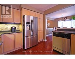 682 HEDGEROW PLACE - 12