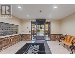 406 - 986 HURON STREET - 20