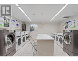 406 - 986 HURON STREET - 23