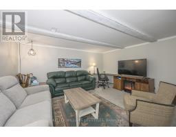 62 - 1385 COMMISSIONERS ROAD W - 24