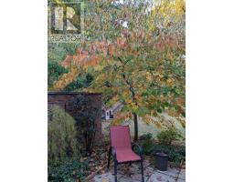 62 - 1385 COMMISSIONERS ROAD W - 35