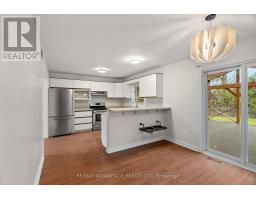 21 VILLAGE GATE CRESCENT - 14