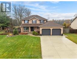 21 VILLAGE GATE CRESCENT - 2