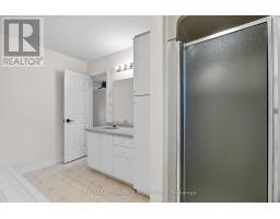 21 VILLAGE GATE CRESCENT - 27