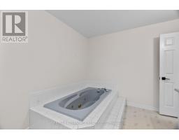 21 VILLAGE GATE CRESCENT - 28