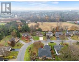 21 VILLAGE GATE CRESCENT - 47