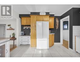 4 SINCLAIR AVENUE - 17