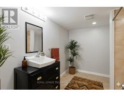 167 BARKER STREET - 26