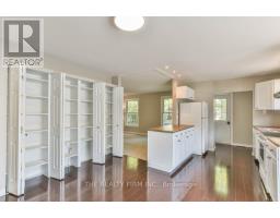 56 TOULON CRESCENT - 17